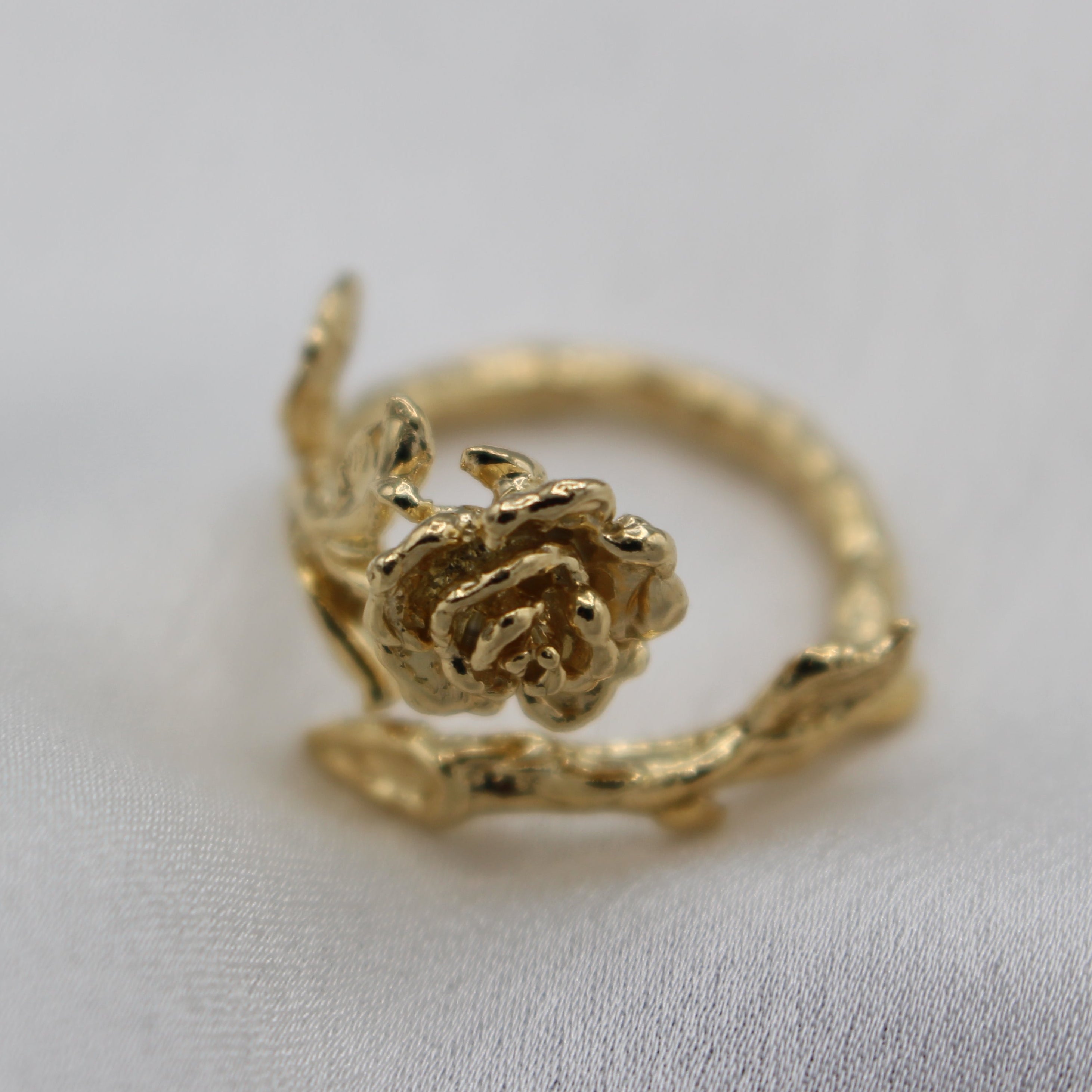 Anello Rinascita - Rosa Scolpita in Argento Fatto a Mano